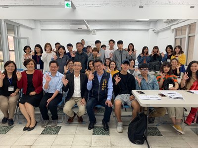 當新創遇上專利商標 吳局長與學員及授課老師合影