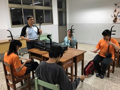 中市8位教師獲教育部杏壇芬芳獎 教育局長:教育無他 唯愛與榜樣