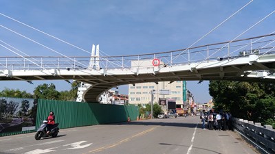 X型斜張跨橋