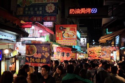 台中逢甲夜市為國庫貢獻近億元營業稅,是全台稅收最多夜市