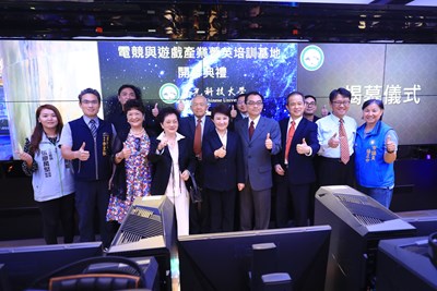 盧市長出席揭幕 表達對電競產業的重視