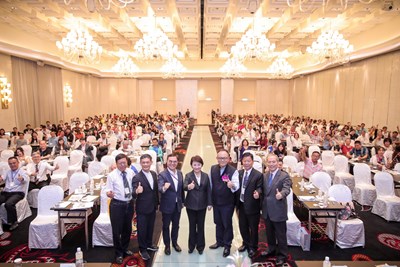 大台中不動產同業公會新舊理事長交接 盧市長盼共同致力經濟發展