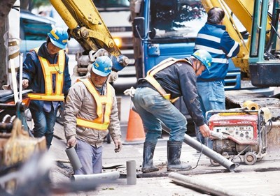 勞動部「台灣職安卡」7月起上路，加強營造作業勞工施工安全教育訓練，提升勞工施工安