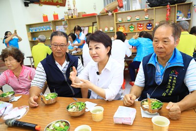 台中市長盧秀燕傾聽在地聲音與需求，今（9）日上午移師烏日區召開市政會議