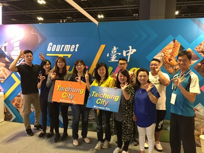 協助台中產業拓銷國際市場,台中市政府經濟發展局率具在地7家糕餅、伴手禮業者赴新加坡參加「2019年亞洲特色食品展」