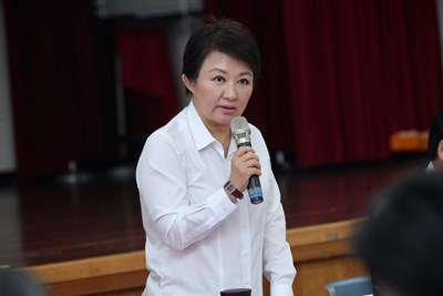 紙風車劇團台中演出 盧市長強調檢討解決、積極協助演出