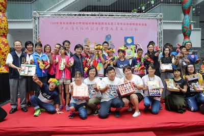 中市府推銷身障團體中秋禮盒 楊副市長:做愛心 送禮更貼心!