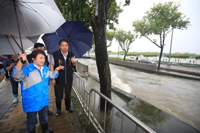 盧市長至南屯溪上游勘災