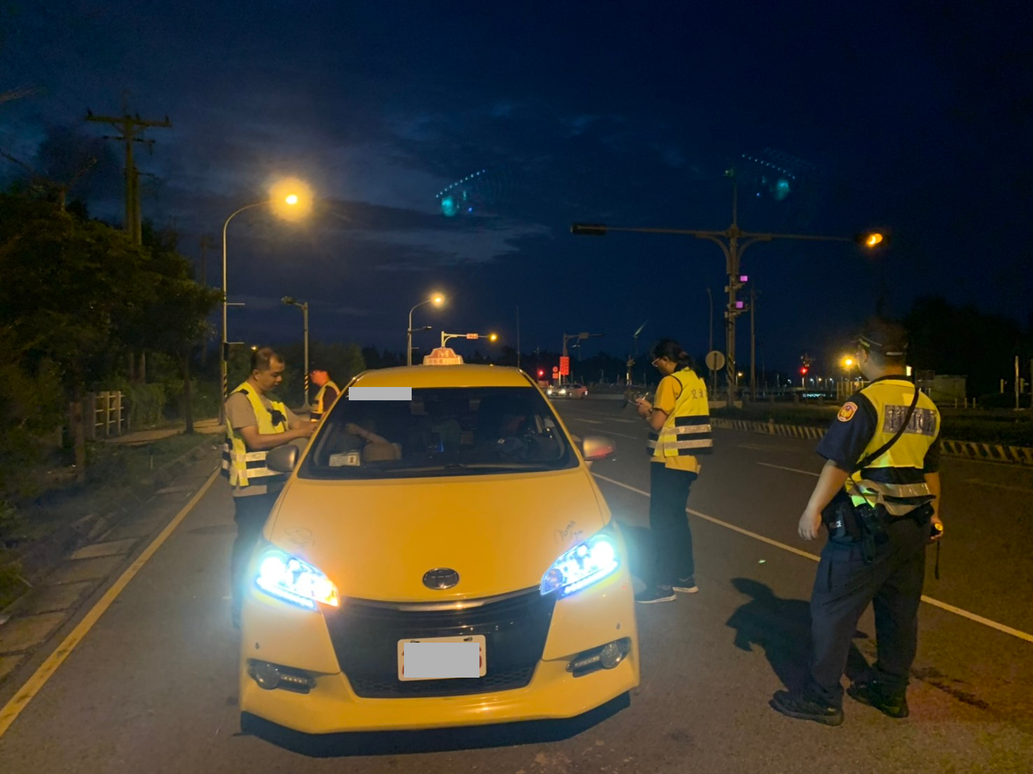 臺中市政府全球資訊網 市政新聞 守護乘客權益中市府擴大稽查非法白牌車及未跳表計程車