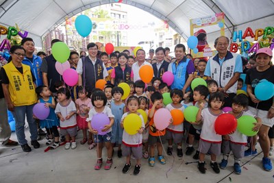 台中市大雅區二和公園啟用典禮，吸引鄉親朋友到場祝賀。