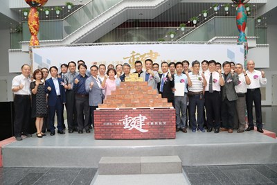921震災20周年回顧展 用鏡頭記錄動盪與重生