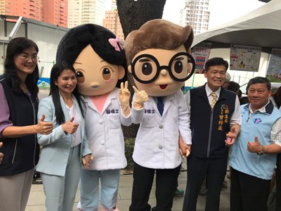 台中市食品藥物安全處與衛生福利部食品藥物管理署、中華民國藥師公會全國聯合會、各縣市衛生局及藥師公會今日在草悟道舉辦「用藥安全路 藥師來照護」園遊會