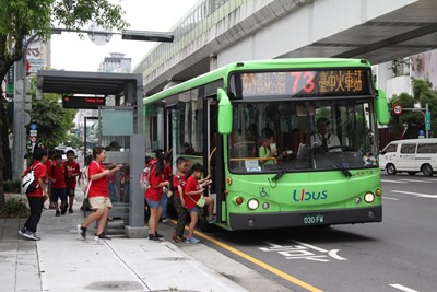 讓公車按表操課 10月起公車誤點脫班系統自動開罰