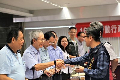 增進安全衛生管理文化 中市勞工局長這樣做