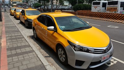 鼓勵運將家庭「愛讀冊」! 中市計程車客運業駕駛子女獎學金開放申請