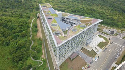 一座「會呼吸」的廠房 中市府力爭公共工程金質獎