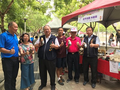 芋見 遇見─芋頭暨優質農特產品展售活動現場，副市長陳子敬也到場力挺