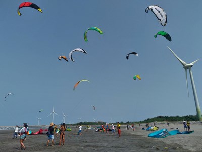 大安海風箏衝浪各地好手來台競技
