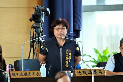 地政局長備詢
