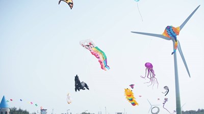 大安海觀光推廣活動推風箏衝浪、風箏節、農特產品美食市集