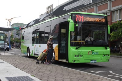 低碳交通領頭羊 中市電動公車增至182輛