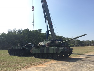 台中市政府向陸軍第十軍團指揮部調用M41戰車及M42雙管防空砲車