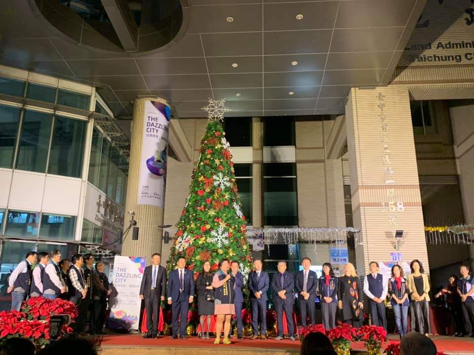 迎接台灣燈會 中市地政局打造百公尺燈海