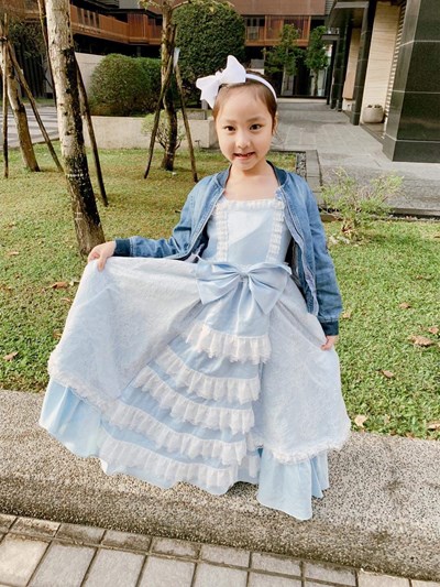 6歲的國語播音員,由爸媽一句一句教、一句一句錄下來