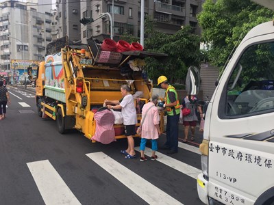 1月11日投票日  中市「定時定點」收運垃圾