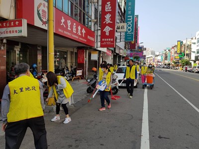 新年到除舊布新   大里地所號召志工掃除環境