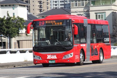 健康公車再添生力軍!19路公車211起延駛慈濟醫院