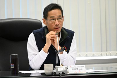 經發局張峯源局長表示，為落實市長盧秀燕「台中富市3」經濟政策，經發局首要任務就是排除投資障礙、加速招商引資