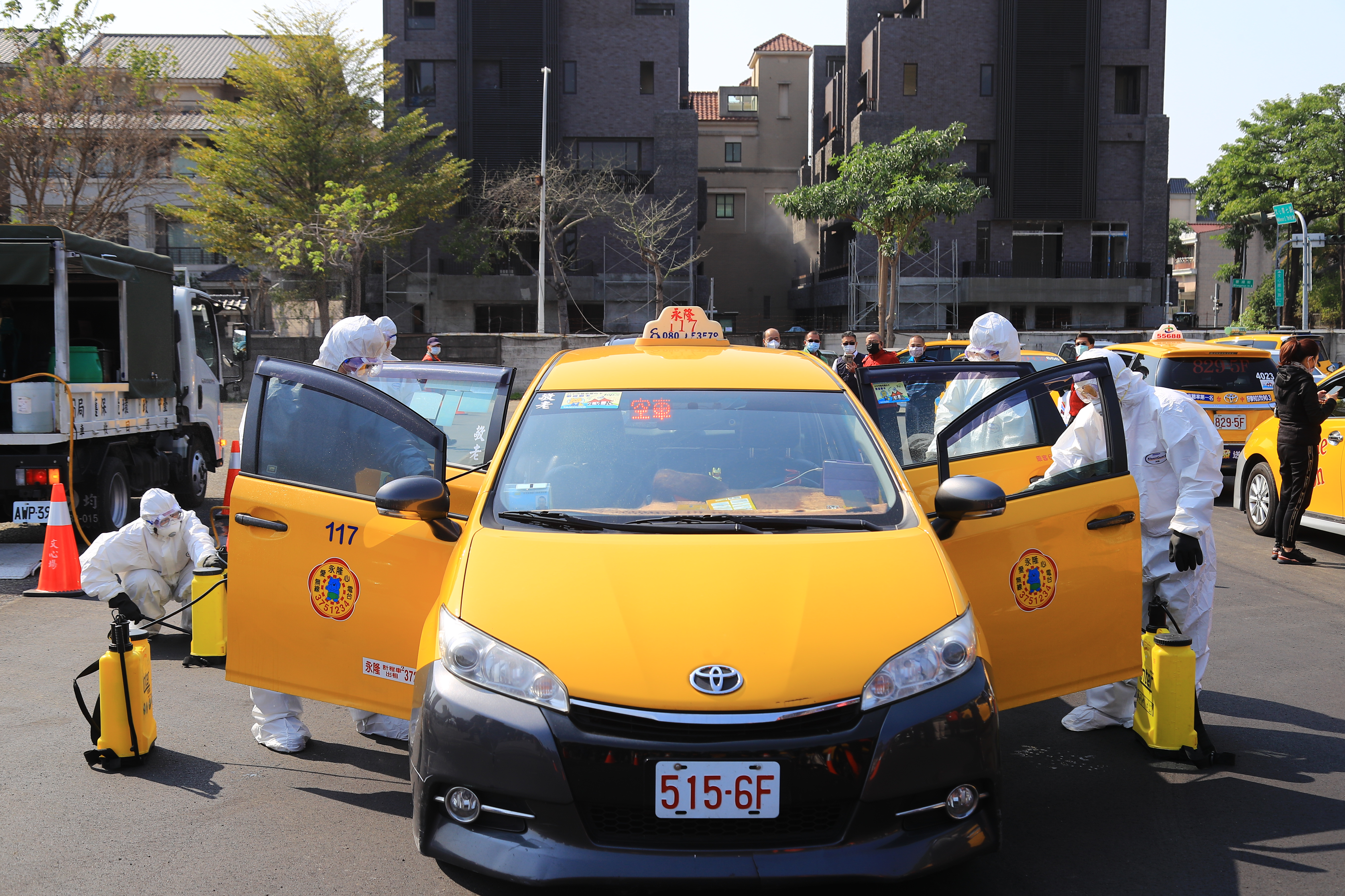 臺中市政府全球資訊網 市政新聞 中市協助計程車防疫消毒盧市長 全力落實防疫