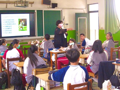 散播友善動物種子  中市動保校園巡迴宣導開跑