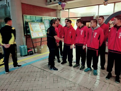 潭秀國中男排今(10)日一早出發北上應戰,運動局長李昱叡代表市長盧秀燕前往勉勵球隊