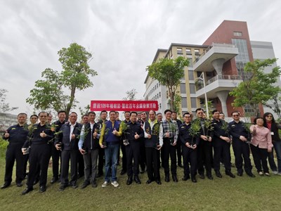 慶祝312植樹節 中市警局新大樓種下60棵台灣肖楠