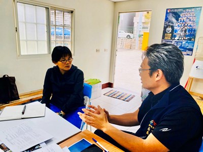 運動局長李昱叡日前特地向台中城市代表隊「藍鯨女足」總教練呂桂花請益,今年將合作推動「運動熱區足球計畫」。