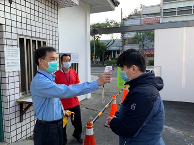 國中小學力鑑定,考生皆需先檢測體溫