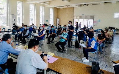 市府運動局昨(27)日舉辦公聽會,向地方說明巨蛋體育館新建營運方向,現場出席民眾對於
