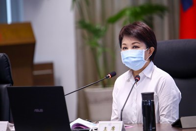 盧市長於市政會議表示,殯葬改革不僅要解決「一櫃難求」問題,滿足民眾治喪需求,更要改善火化場空汙問題,保障民眾健康