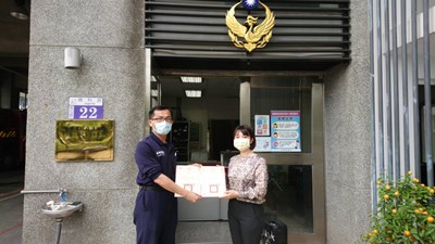 善心人士施進欽遺愛贈消防設備 中市消防局感謝民間善心