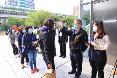 中市府彈性上下班今實施 令狐副:市民服務不中斷
