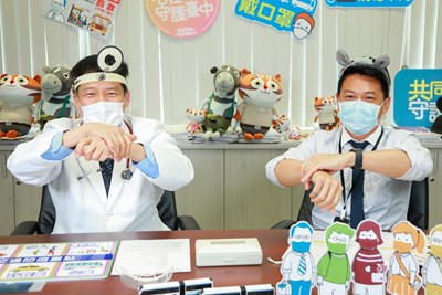 防疫直播PART2!「型男歐巴」交通局長唱法文歌教洗手超萌