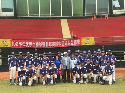 台中之光 中山國中勇奪國中棒球硬式組聯賽亞軍