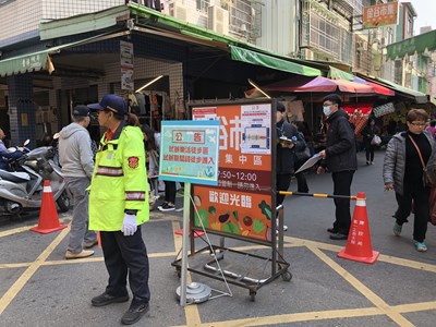 試辦期間管制路口由義交人員管制車輛