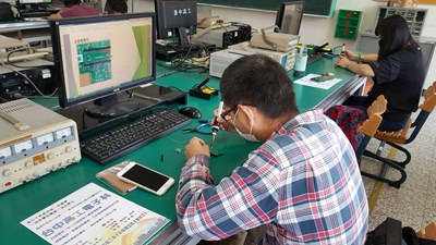 提升校園防疫 中市舉辦額溫槍製作教師研習