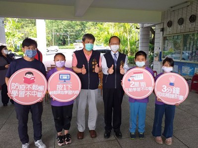 弭平數位學習落差 蚨盈公司董事長鄒盛達捐平板造福學子
