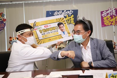 防疫直播PART4! 都發局長化身「聲優大叔」分享自主健康管理秘訣.
