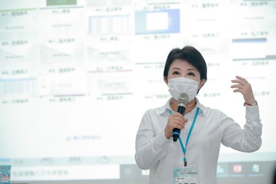 最大視訊教學演練! 盧市長視察46所學校線上狀況
