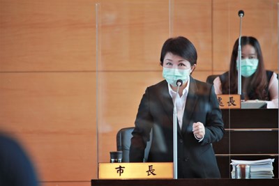台中市長盧秀燕表示,市府祭出最高200萬空汙檢舉獎金。